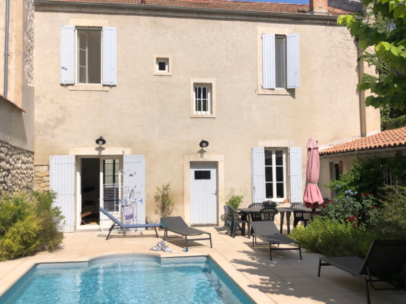 4 Bedroom Villa/House in Avignon 3